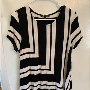 Cable and gauge short sleeve tunic